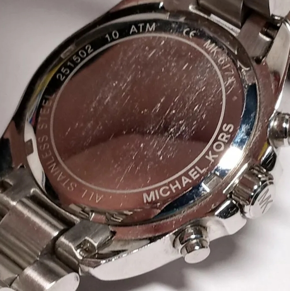 Michael Kors women's Silver Tone Chronograph w Date Oversized Quartz Watch. - Picture 7 of 8